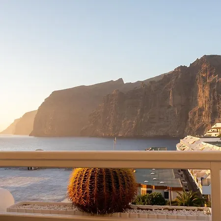 Vistas Sonadas Cerca Del Mar Acantilado de los Gigantes